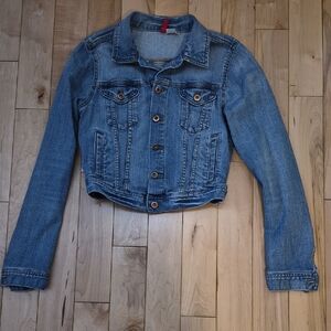 Divided Women's Size 8 Light Blue Denim Jacket